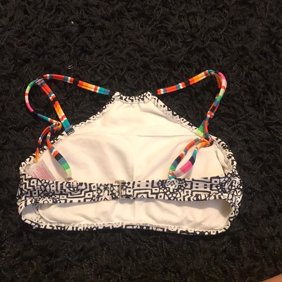 Xhilaration Swimsuit top - Picture 2 of 3